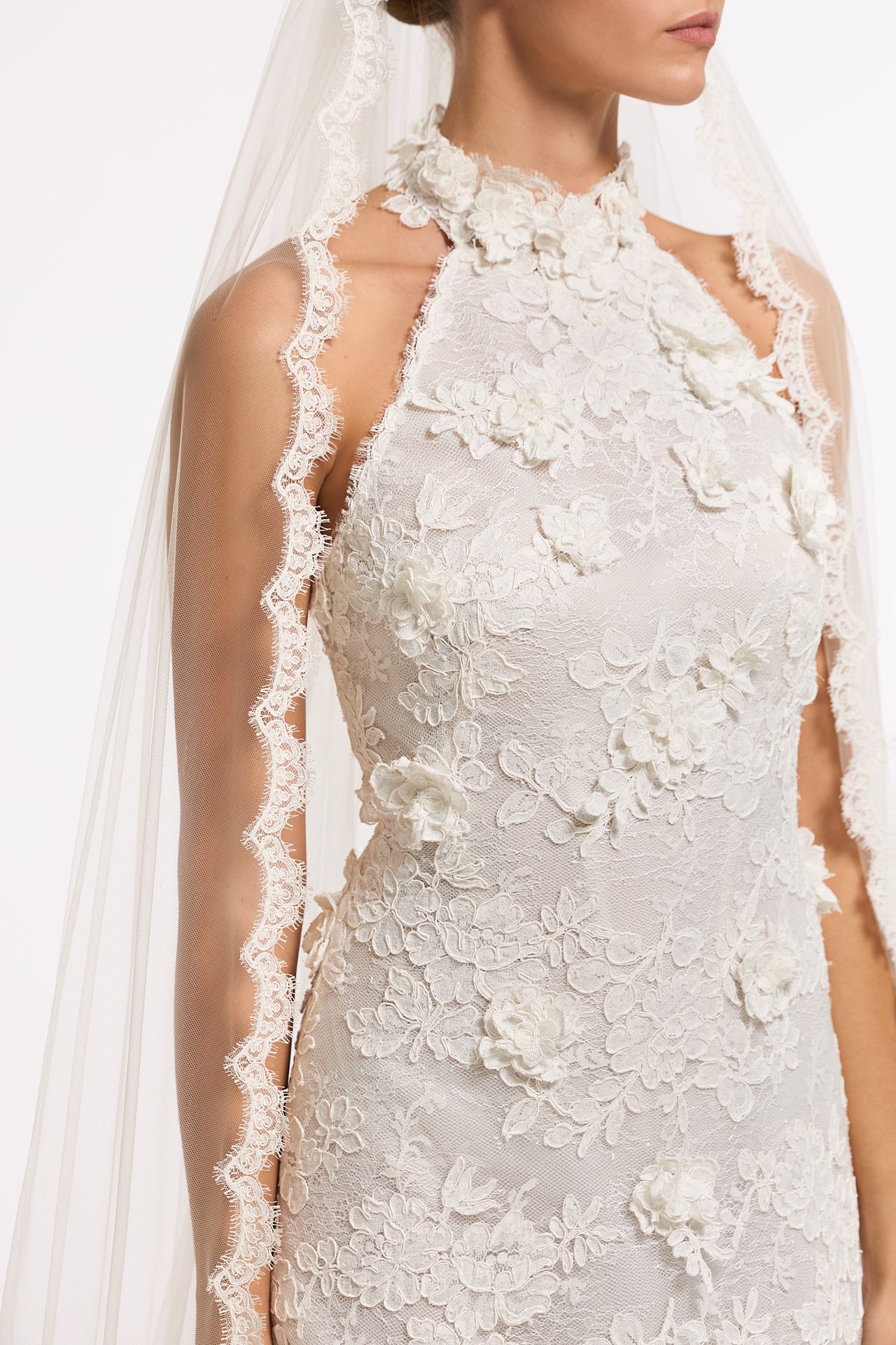 French Tulle Scalloped Edge Veil